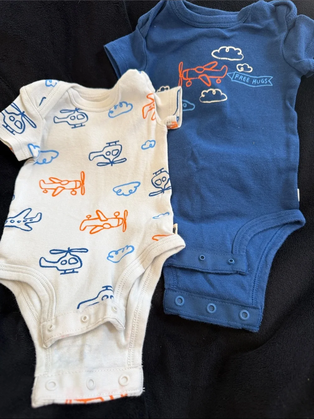 Set of 2 Kids One-Piece Bodysuits in Cream and Blue with Plane Print